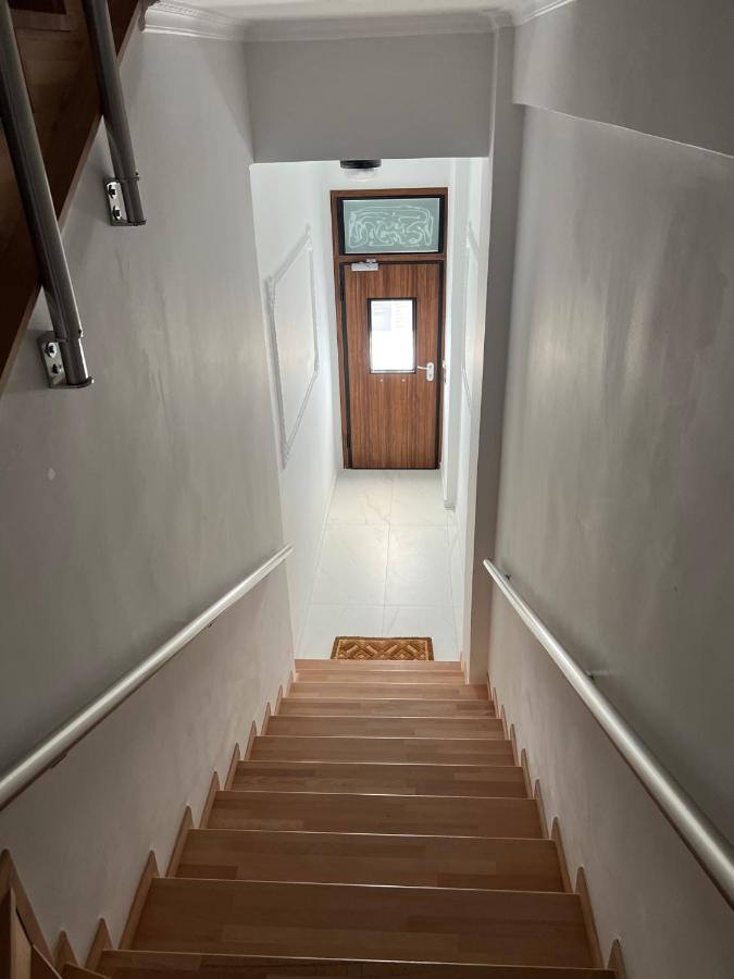 Kontis' Deluxe Furnished Apartment Lutráki Kültér fotó