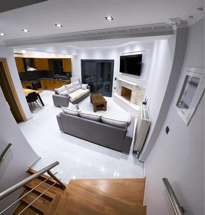 Kontis' Deluxe Furnished Apartment Lutráki Kültér fotó