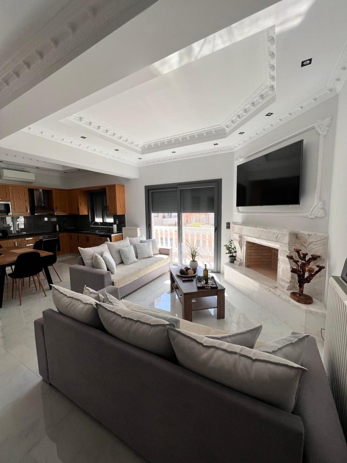 Kontis' Deluxe Furnished Apartment Lutráki Kültér fotó