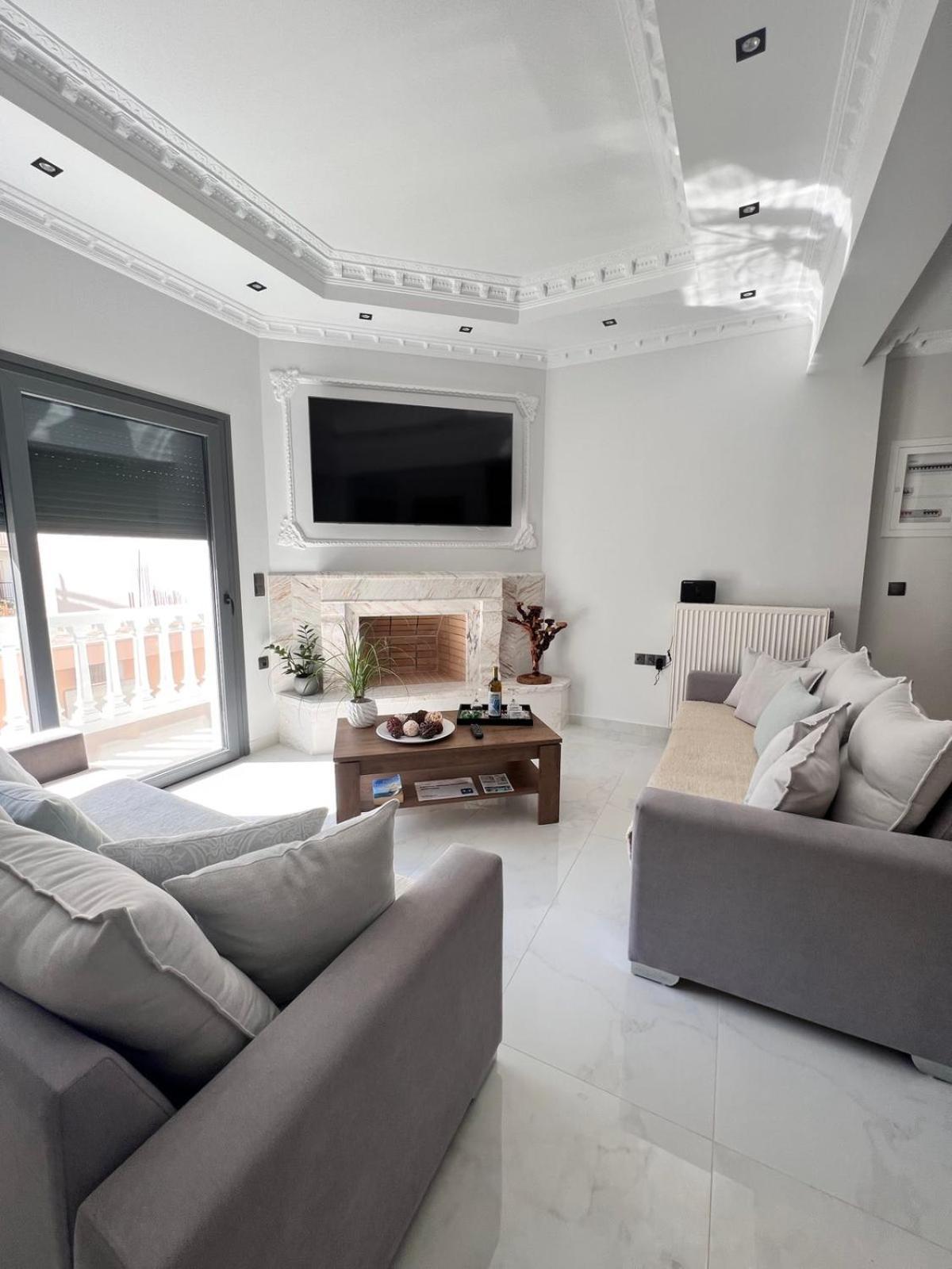 Kontis' Deluxe Furnished Apartment Lutráki Kültér fotó