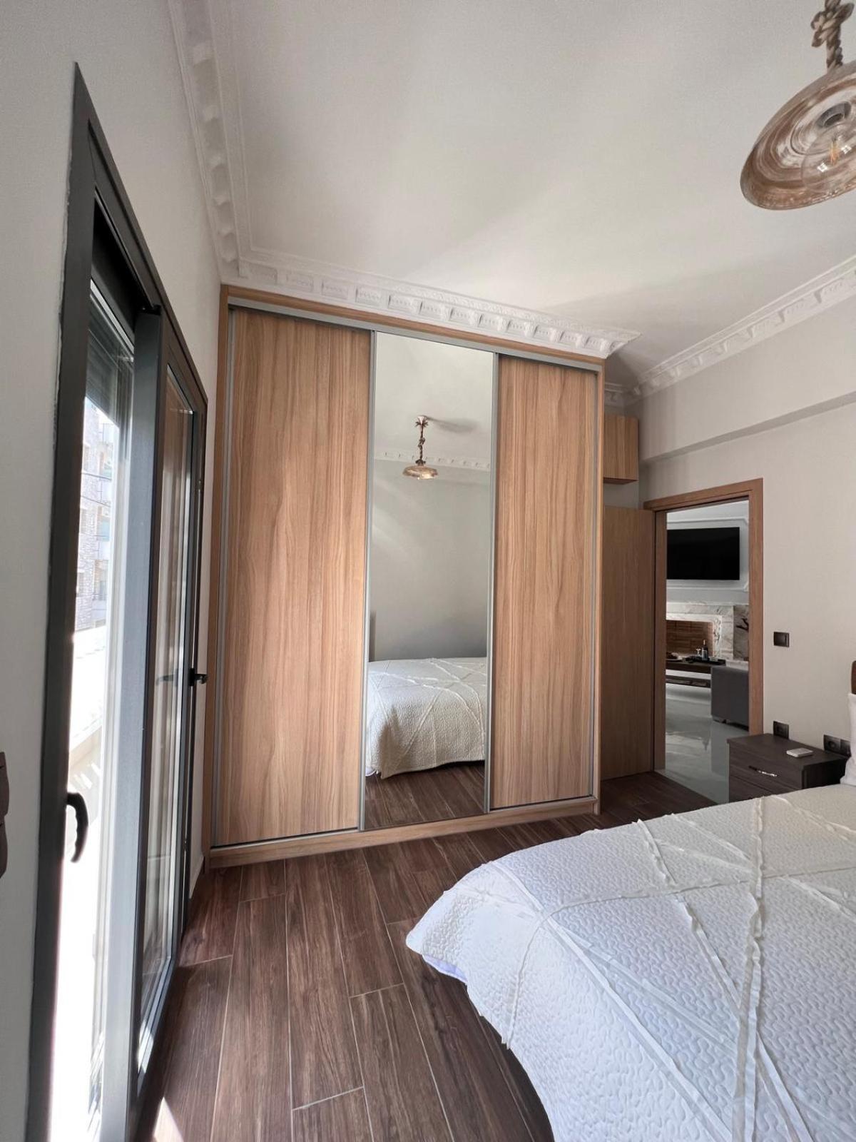 Kontis' Deluxe Furnished Apartment Lutráki Kültér fotó