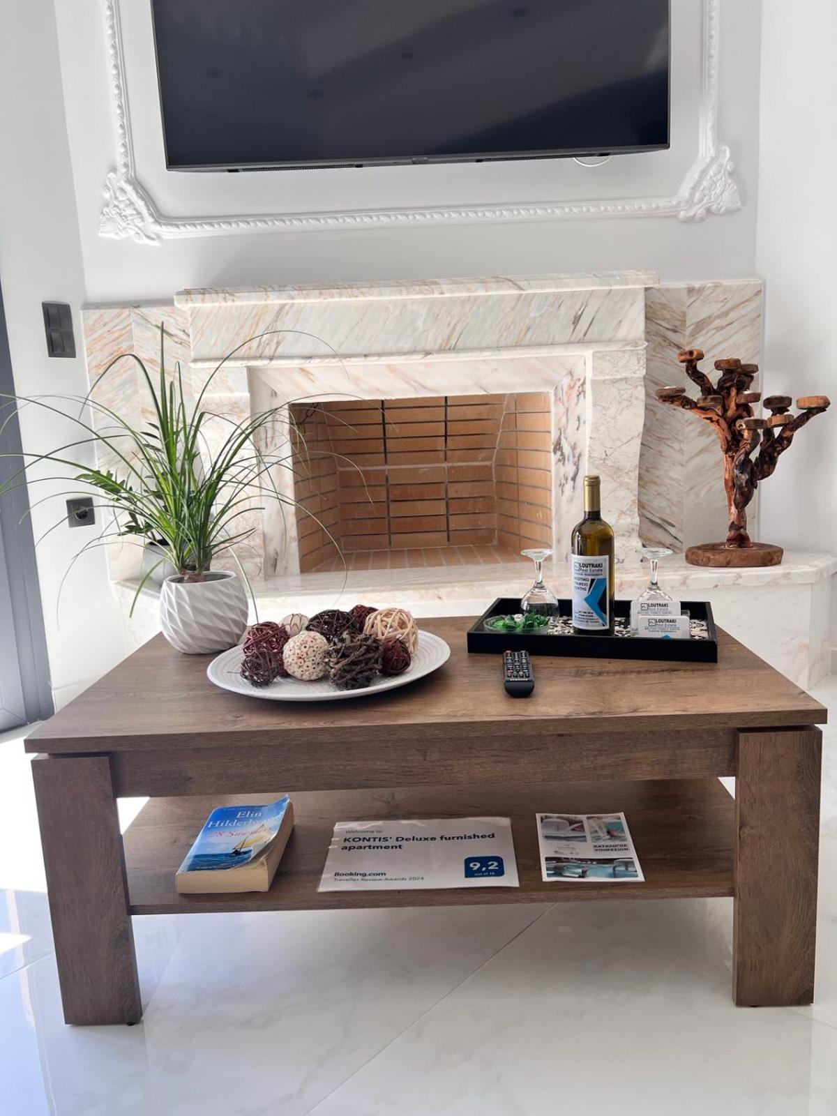 Kontis' Deluxe Furnished Apartment Lutráki Kültér fotó
