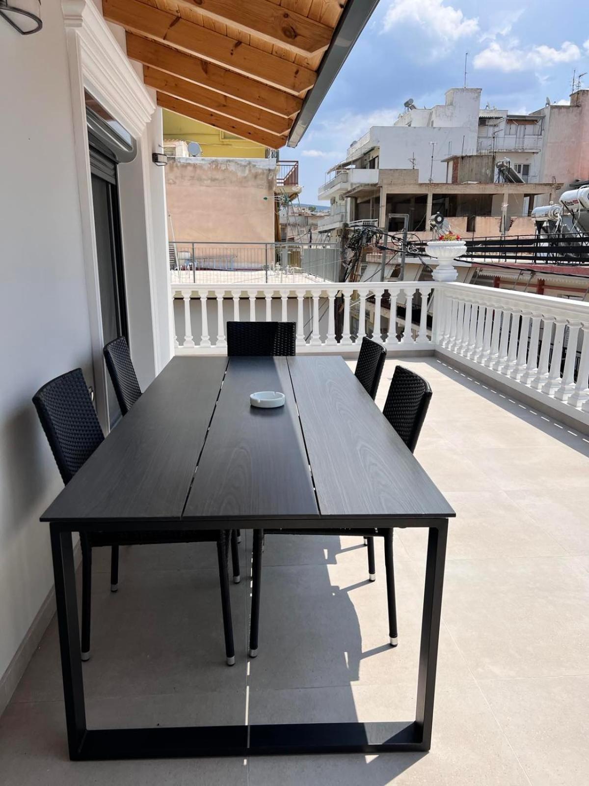 Kontis' Deluxe Furnished Apartment Lutráki Kültér fotó